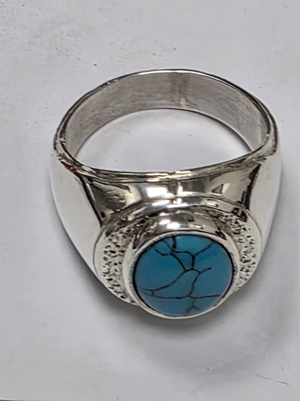 Bague à pierre bleue